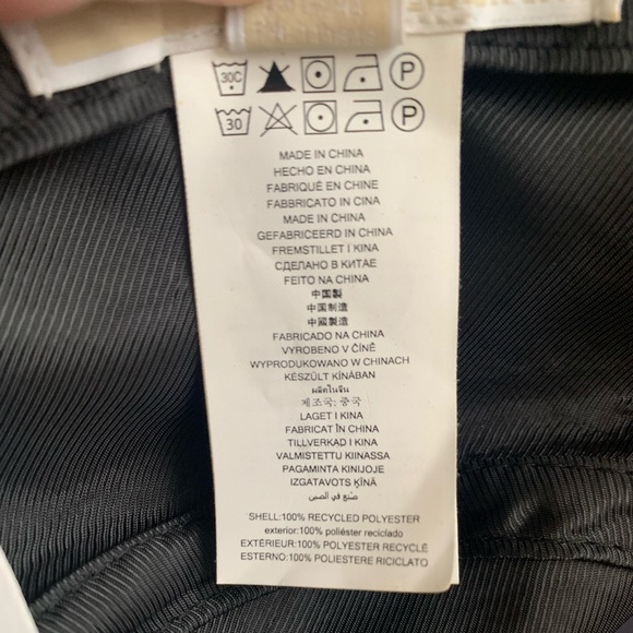 Michael Kors Logo Jacquard Bucket Hat - Picture 9 of 9